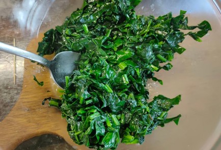 Фото шага рецепта Пирог с брокколи и шпинатом 176355 шаг 9  