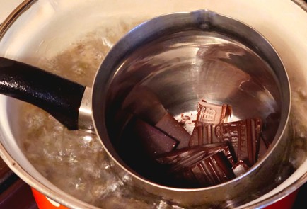 Фото шага рецепта Пирог с черной смородиной 188232 шаг 1