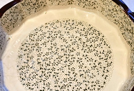 Фото шага рецепта Пирог с черной смородиной 188232 шаг 6