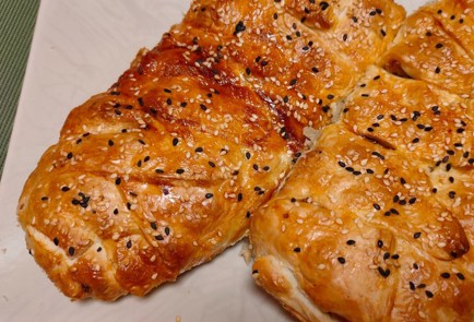 Фото шага рецепта Пирог с фаршем из индейки картофелем и яйцом со сметанным соусом 188962 шаг 21