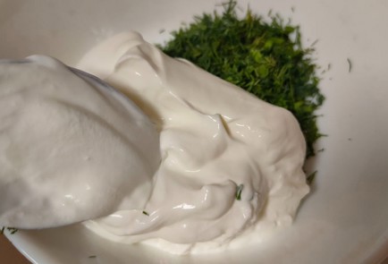 Фото шага рецепта Пирог с фаршем из индейки картофелем и яйцом со сметанным соусом 188962 шаг 25