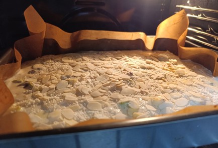 Фото шага рецепта Пирог с грушами в духовке 190614 шаг 15  