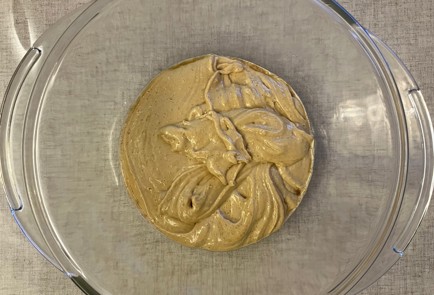 Фото шага рецепта Пирог с изюмом орехами яблоками и корицей 175697 шаг 7