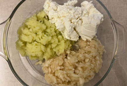 Фото шага рецепта Пирог с кабачком и грушей 189992 шаг 5  