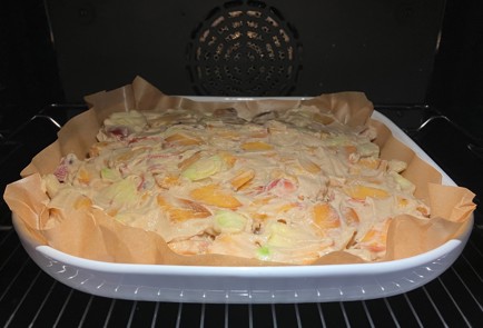 Фото шага рецепта Пирог с кабачком и персиками 189998 шаг 12  