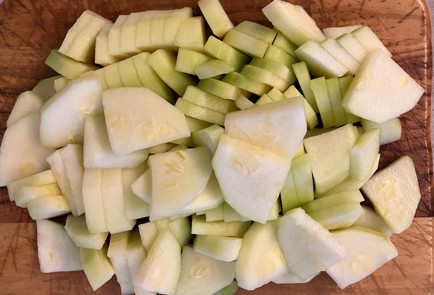 Фото шага рецепта Пирог с кабачком и персиками 189998 шаг 2  