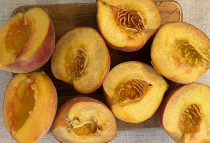 Фото шага рецепта Пирог с кабачком и персиками 189998 шаг 4  