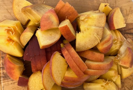 Фото шага рецепта Пирог с кабачком и персиками 189998 шаг 5  