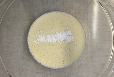 Фото шага рецепта Пирог с кабачком и персиками 189998 шаг 7  