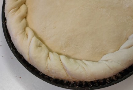 Фото шага рецепта Пирог с капустой зеленым горошком и яйцом 188842 шаг 26  