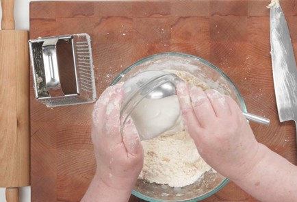 Фото шага рецепта Пирог с капустой 174437 шаг 4  