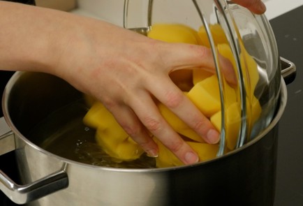 Фото шага рецепта Пирог с картошкой 140421 шаг 4  