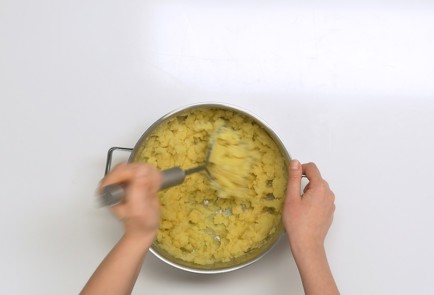 Фото шага рецепта Пирог с картошкой 140421 шаг 5  