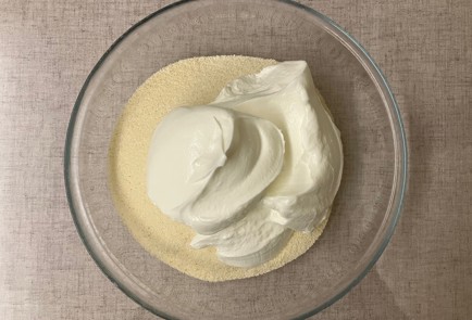 Фото шага рецепта Пирог с киви и персиками 176163 шаг 2  