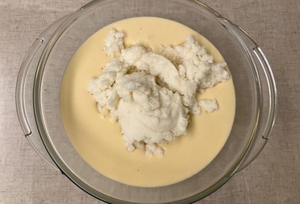 Фото шага рецепта Пирог с киви и персиками 176163 шаг 6  