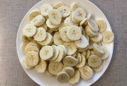 Фото шага рецепта Пирог с киви и персиками 176163 шаг 9  