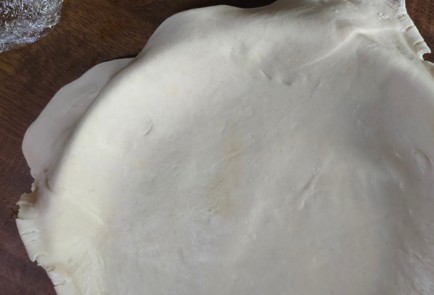 Фото шага рецепта Пирог с клубникой и ежевикой 186527 шаг 7  