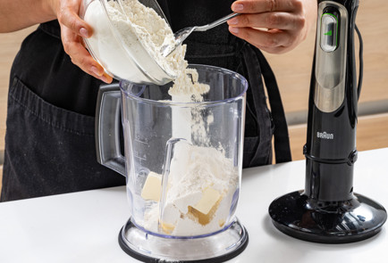 Фото шага рецепта Пирог с консервированной рыбой и капустой 190261 шаг 10  