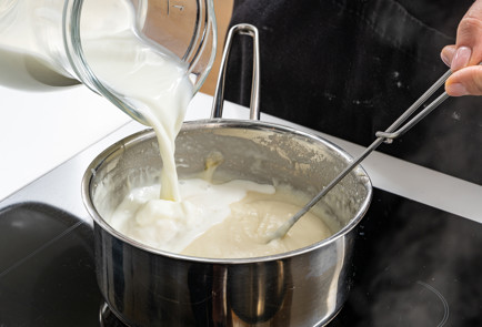 Фото шага рецепта Пирог с консервированной рыбой и капустой 190261 шаг 8  