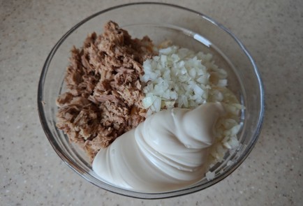 Фото шага рецепта Пирог с консервированным тунцом 186495 шаг 11  