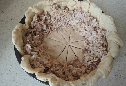 Фото шага рецепта Пирог с консервированным тунцом 186495 шаг 15  