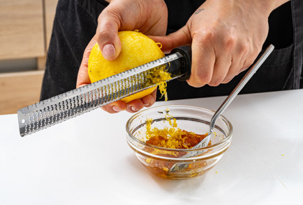 Фото шага рецепта Пирог с консервированными персиками 190262 шаг 2  