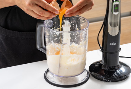 Фото шага рецепта Пирог с консервированными персиками 190262 шаг 5  