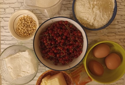 Фото шага рецепта Пирог с красной смородиной 190972 шаг 1  