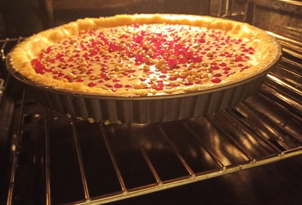 Фото шага рецепта Пирог с красной смородиной 190972 шаг 18  