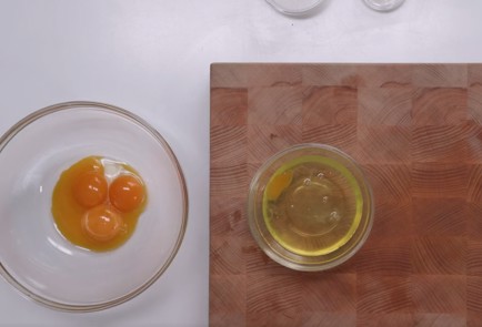 Фото шага рецепта Пирог с крыжовником 152595 шаг 3  