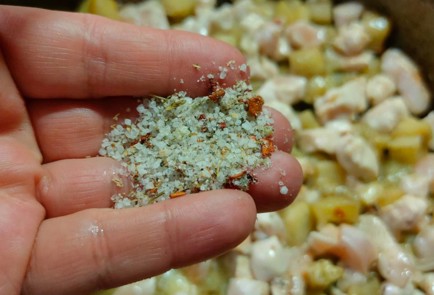 Фото шага рецепта Пирог с курицей и баклажаном 191173 шаг 7  