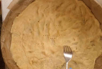 Фото шага рецепта Пирог с курицей и грибами в духовке 191251 шаг 19  