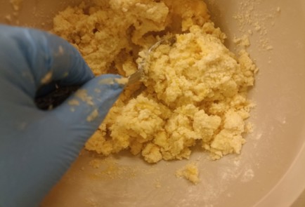 Фото шага рецепта Пирог с курицей и грибами в духовке 191251 шаг 8  