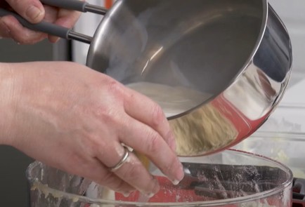 Фото шага рецепта Пирог с курицей и луком 151565 шаг 3  