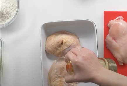 Фото шага рецепта Пирог с курицей и луком 151565 шаг 6  