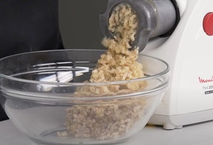 Фото шага рецепта Пирог с курицей и луком 151565 шаг 8  