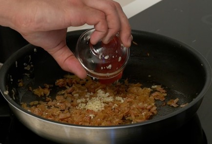 Фото шага рецепта Пирог с курицей 140058 шаг 2  