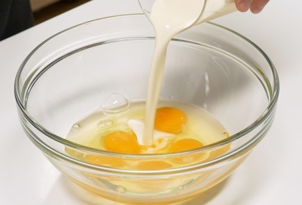 Фото шага рецепта Пирог с курицей 140058 шаг 3  