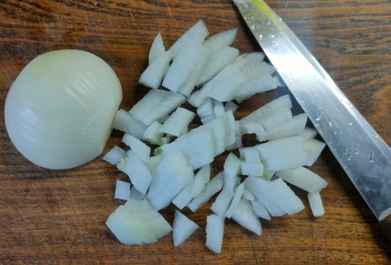 Фото шага рецепта Пирог с мясной начинкой яйцом и горошком 175623 шаг 6  