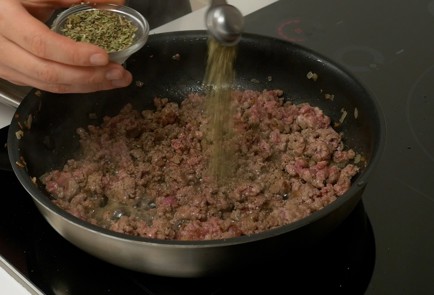 Фото шага рецепта Пирог с мясом 140491 шаг 6