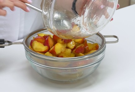 Фото шага рецепта Пирог с нектаринами 151134 шаг 13  