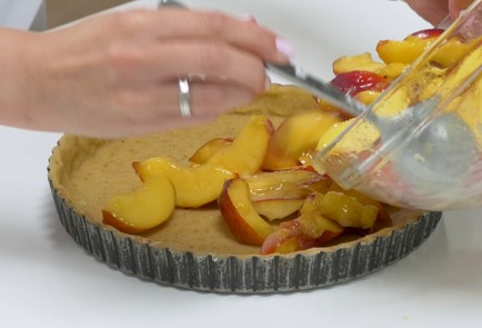 Фото шага рецепта Пирог с нектаринами 151134 шаг 15  