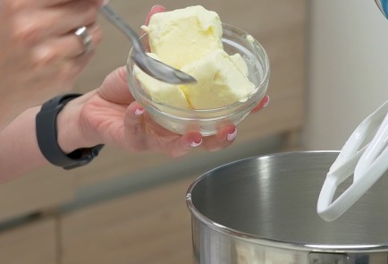 Фото шага рецепта Пирог с нектаринами 151134 шаг 2  