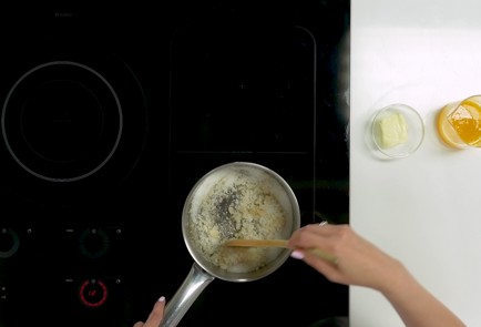 Фото шага рецепта Пирог с нектаринами 151134 шаг 7  