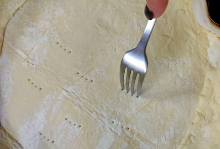 Фото шага рецепта Пирог с овощами на слоеном тесте 190377 шаг 14  