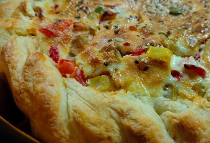 Фото шага рецепта Пирог с овощами на слоеном тесте 190377 шаг 22  