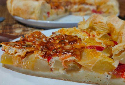 Фото шага рецепта Пирог с овощами на слоеном тесте 190377 шаг 23  