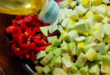 Фото шага рецепта Пирог с овощами на слоеном тесте 190377 шаг 8  