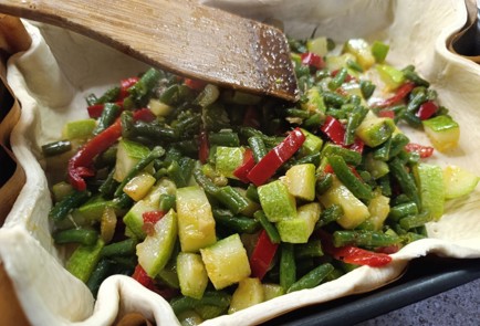 Фото шага рецепта Пирог из слоеного теста 190579 шаг 13  