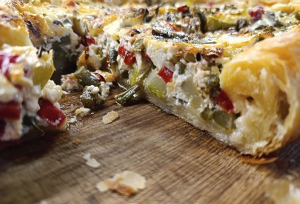 Фото шага рецепта Пирог из слоеного теста 190579 шаг 21  